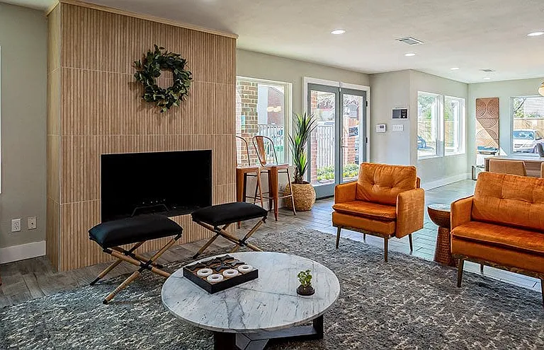 Brooksfield Apartments — Photo 7