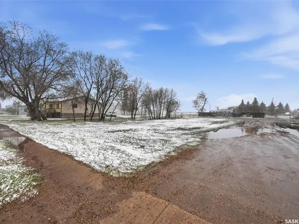743 7th STREET E, Prince Albert, SK S6V 0S9