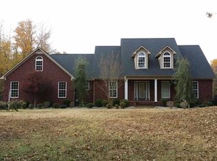 260 Napier Ln, Wildersville, TN 38388