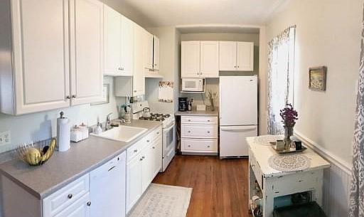 4th image of 23 Turner St Unit 6
