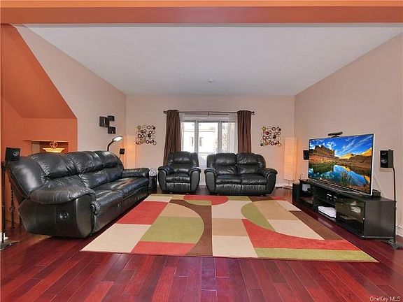 3rd image of 52 Leif Blvd