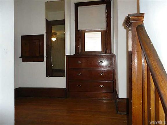 5th image of 118 Hamilton Blvd
