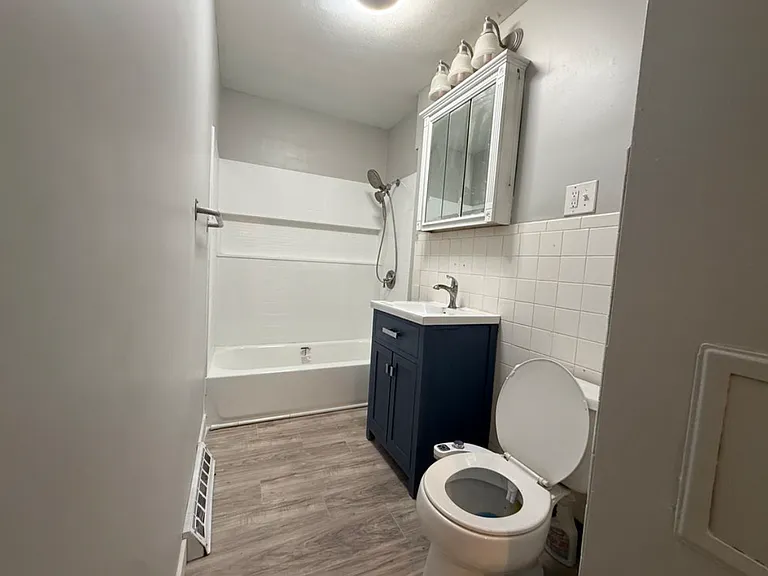 2404 Glenwood Ave — Photo 7