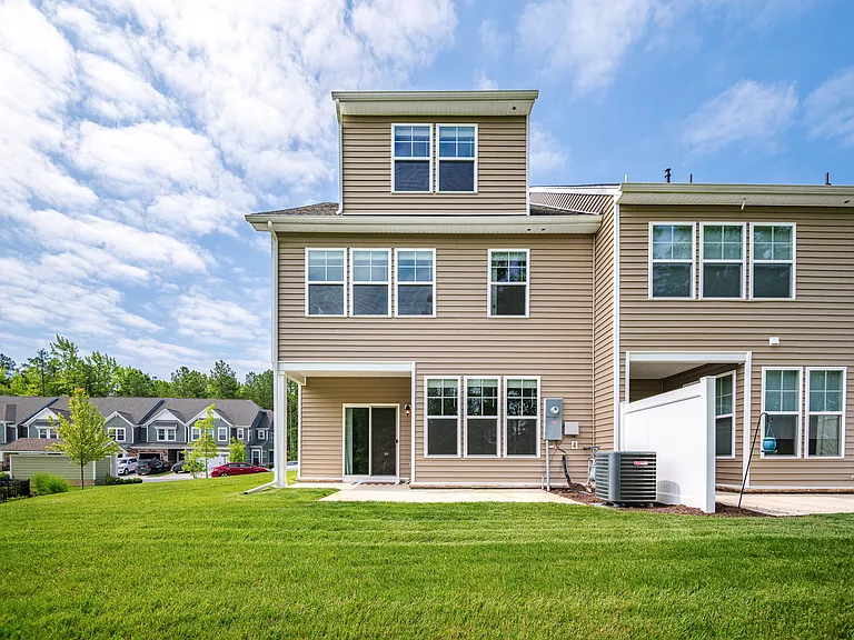 18352 Palisades Ct — Photo 53