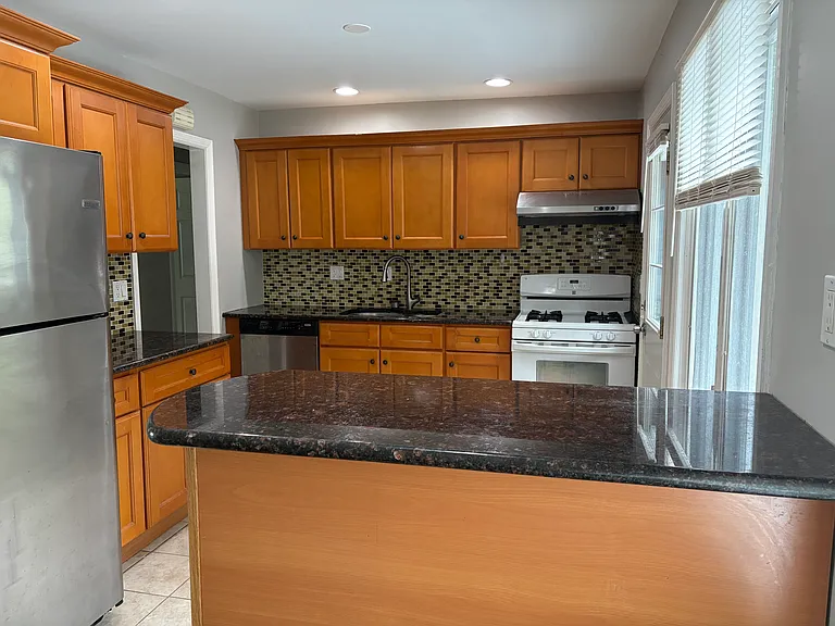 44 Fellswood Dr — Photo 3