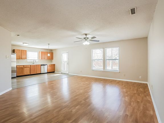 4th image of 1274 Castleford Ln