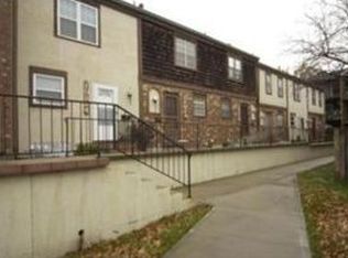 10218 W 96th St, Overland Park, KS 66212