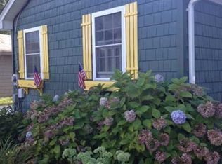 32 Namquid Dr, Warwick, RI 02888