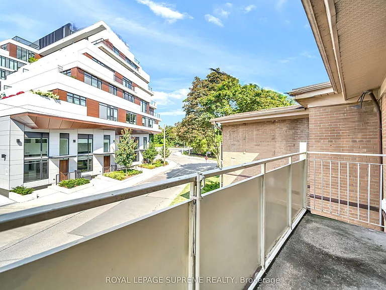 135 Kingsway Cres #4 — Photo 31
