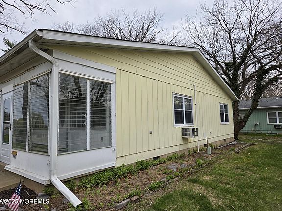 5th image of 96 Edinburgh Ln #F