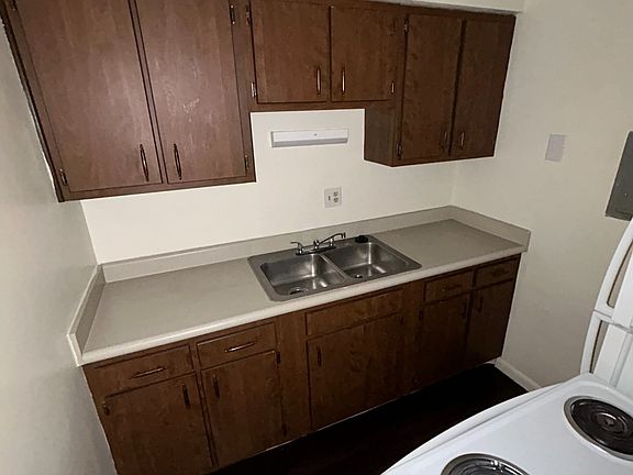 3rd image of 4805 Glenway Ave APT 26