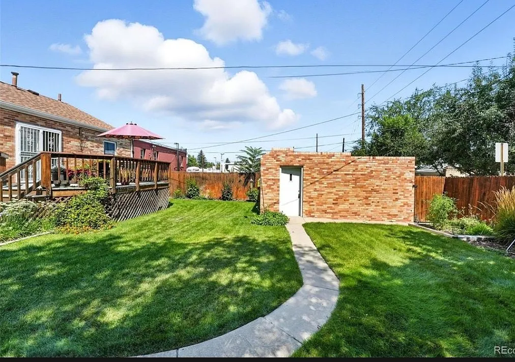 1470 Birch St — Photo 3