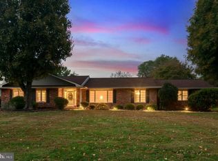 108 Glenwood Dr, Washington Crossing, PA 18977