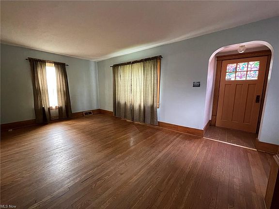 4th image of 1215 Herberich Ave
