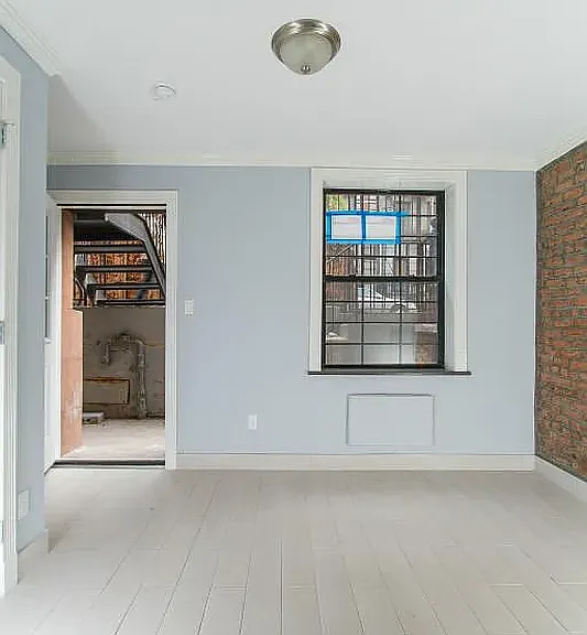 221 E 11th St #FG1 — Photo 2
