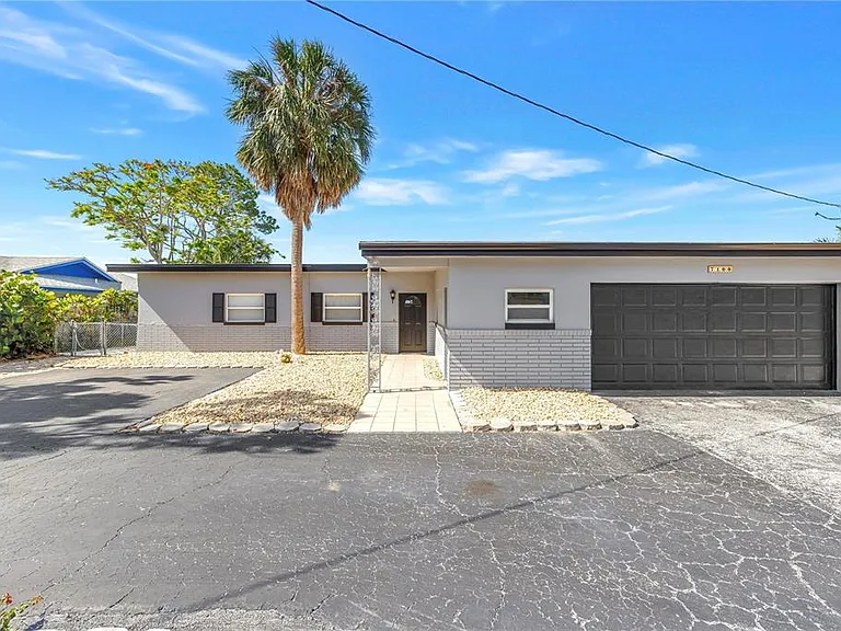 7100 S Shore Dr S — Photo 35
