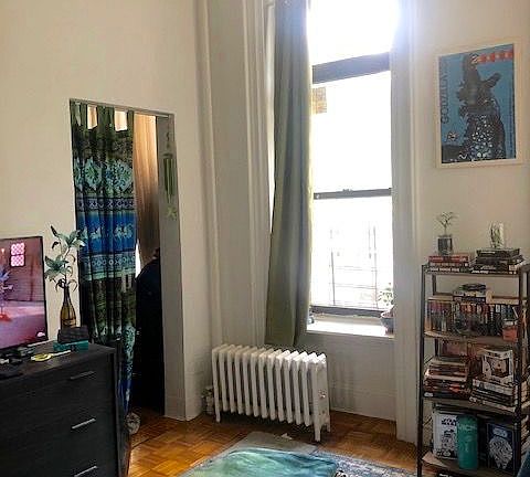 5th image of 250 E 112th St #2C