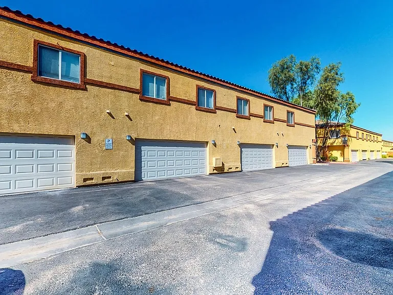 4915 E Russell Rd #145-7 — Photo 35
