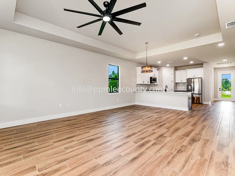 4157 NW 39th Ave — Photo 3