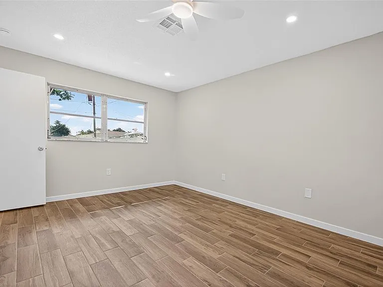430 Sunnyside Dr — Photo 22