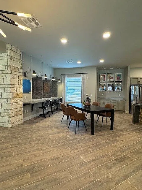 Southton Apartments — Photo 3