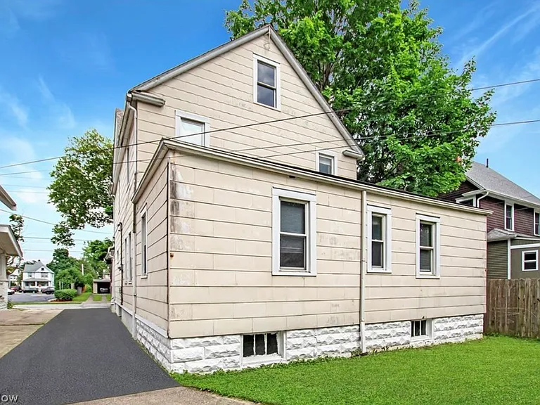 1426 Spring Garden Ave — Photo 2