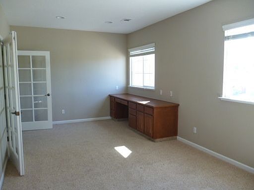 3rd image of 1932 Calumet Way
