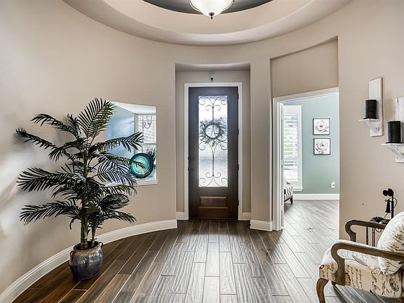 2nd image of 2113 Arrow Head Ln