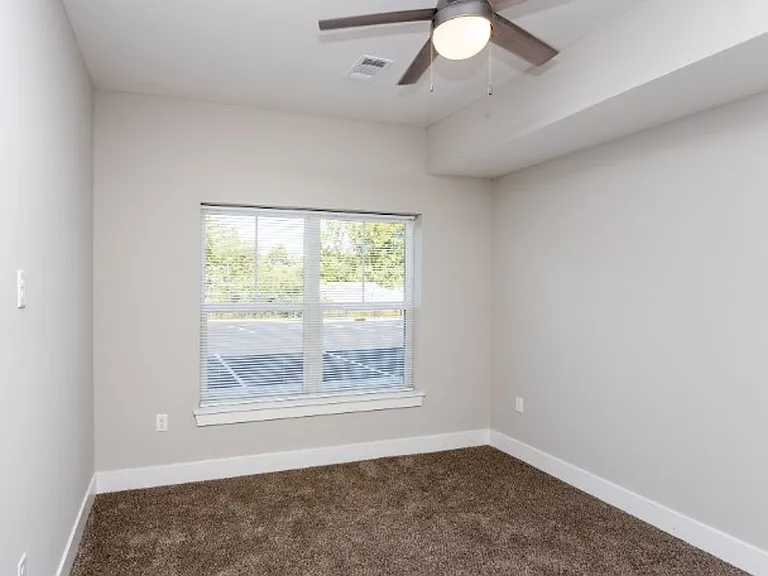 Preston Valley Apartments — Photo 25