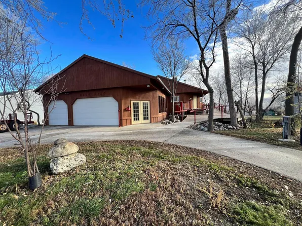 1730 Riverview Dr, Huron, SD 57350