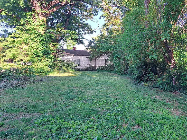 844 S 33rd St — Photo 12