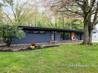 456 Forest Hill Ave SE, Grand Rapids, MI 49546