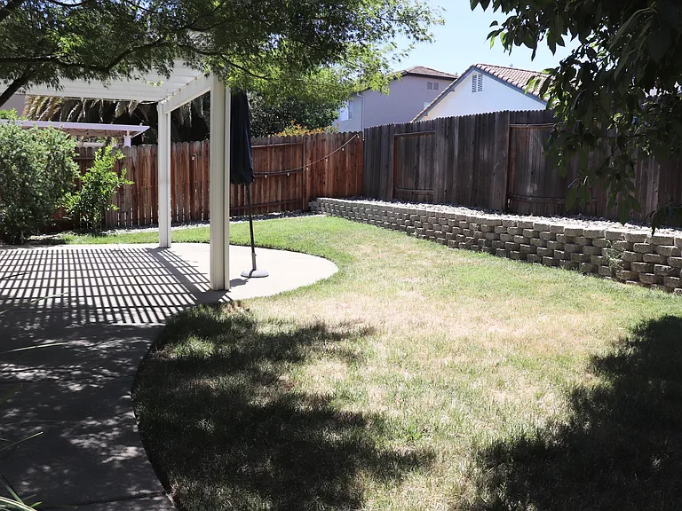 537 Farridge Dr — Photo 19