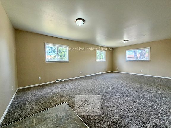 3rd image of 1132 Norwood Ave