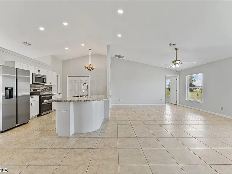 1240 NW 22nd Pl — Photo 17
