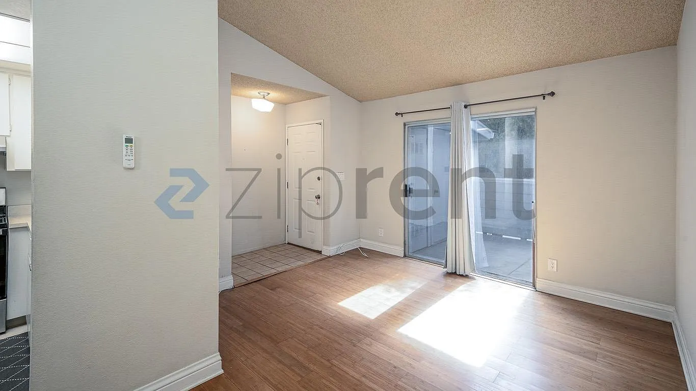 1 bed, 668 sqft, $3,000 — Photo 4