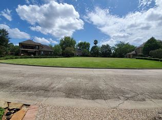 102 W Lake St, Montgomery, TX 77356