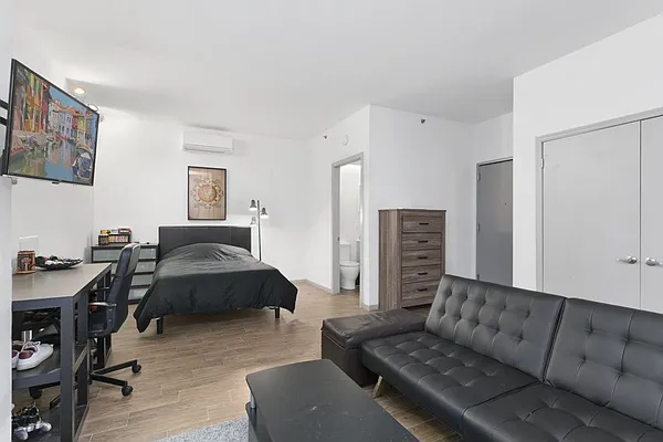 Rented by Carnegie Management Inc | media 22