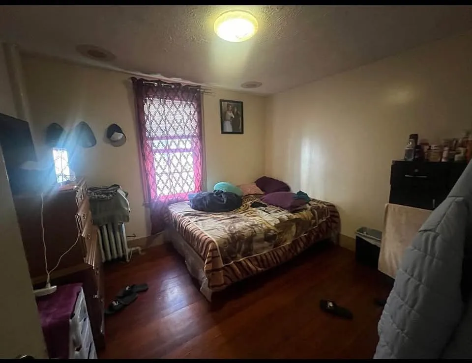 4 bed, 140 sqft, $3,200 — Photo 3