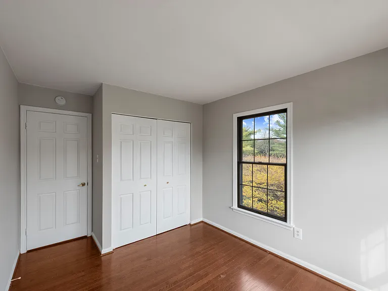 20 Rhodes Pl — Photo 17