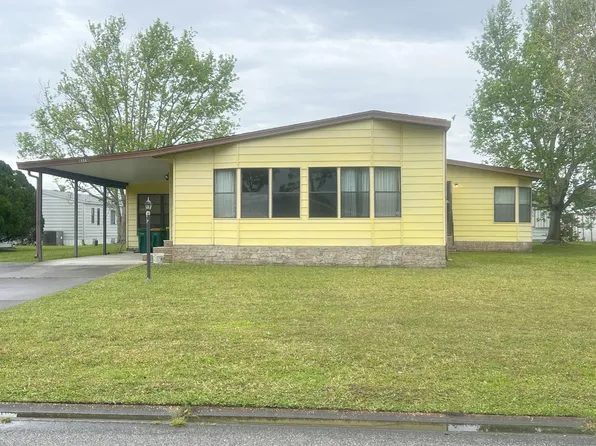 1376 Barefoot Cir, Barefoot Bay, FL 32976