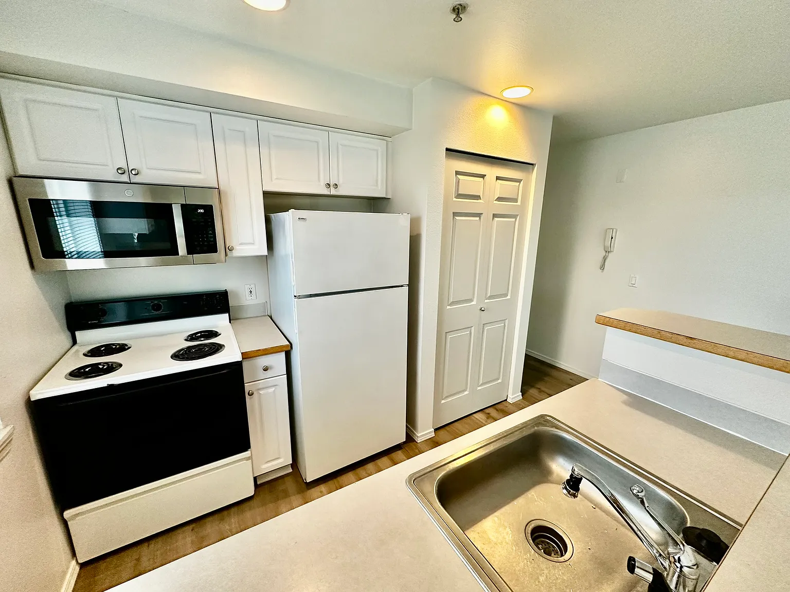 1 bed, 525 sqft, $1,700 — Photo 4