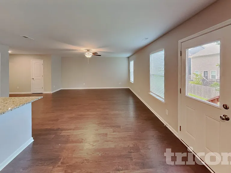 215 Kirkside Dr — Photo 5