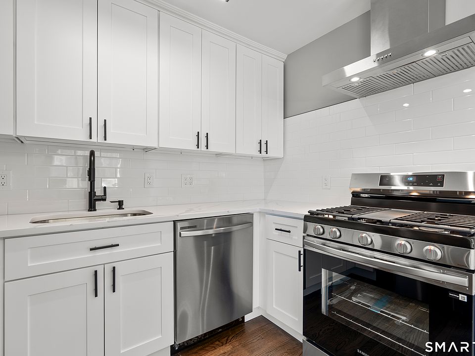 1st image of 105 Richmond Hill Avenue #2
