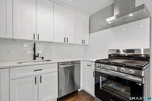 105 Richmond Hill Ave #2 Photo 1