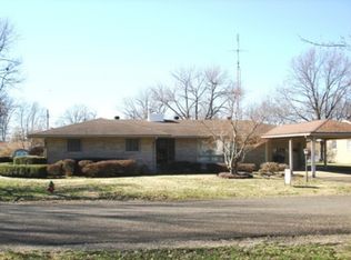 132 Saint Joseph St, Mount Carmel, IL 62863