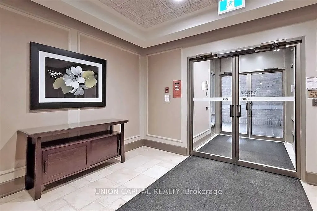 St George Mews Condos — Photo 4