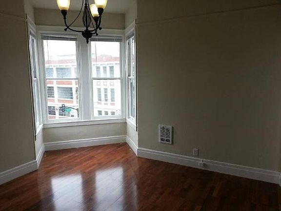 3rd image of 711 22nd St #12