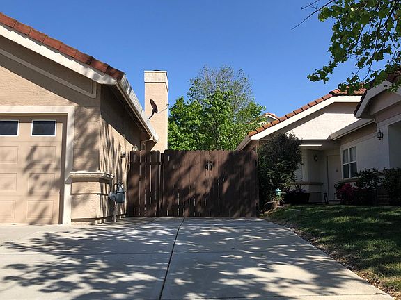 2nd image of 107 Sedgeford Way