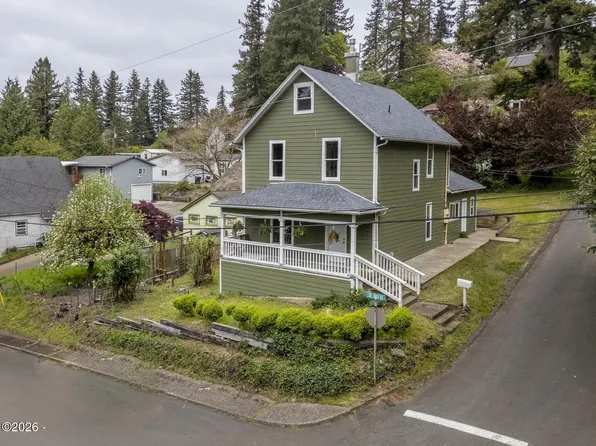 492 SE 3rd St, Toledo, OR 97391